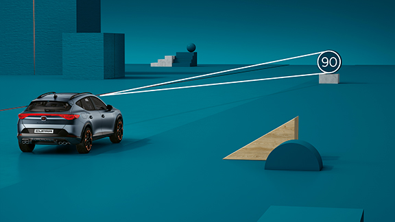 La nuova CUPRA Leon Sportstourer eHybrid family car sportiva con tecnologia di riconoscimento del traffico