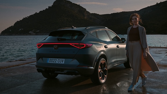 nouvelle cupra formentor, suv compact avec feux full led 