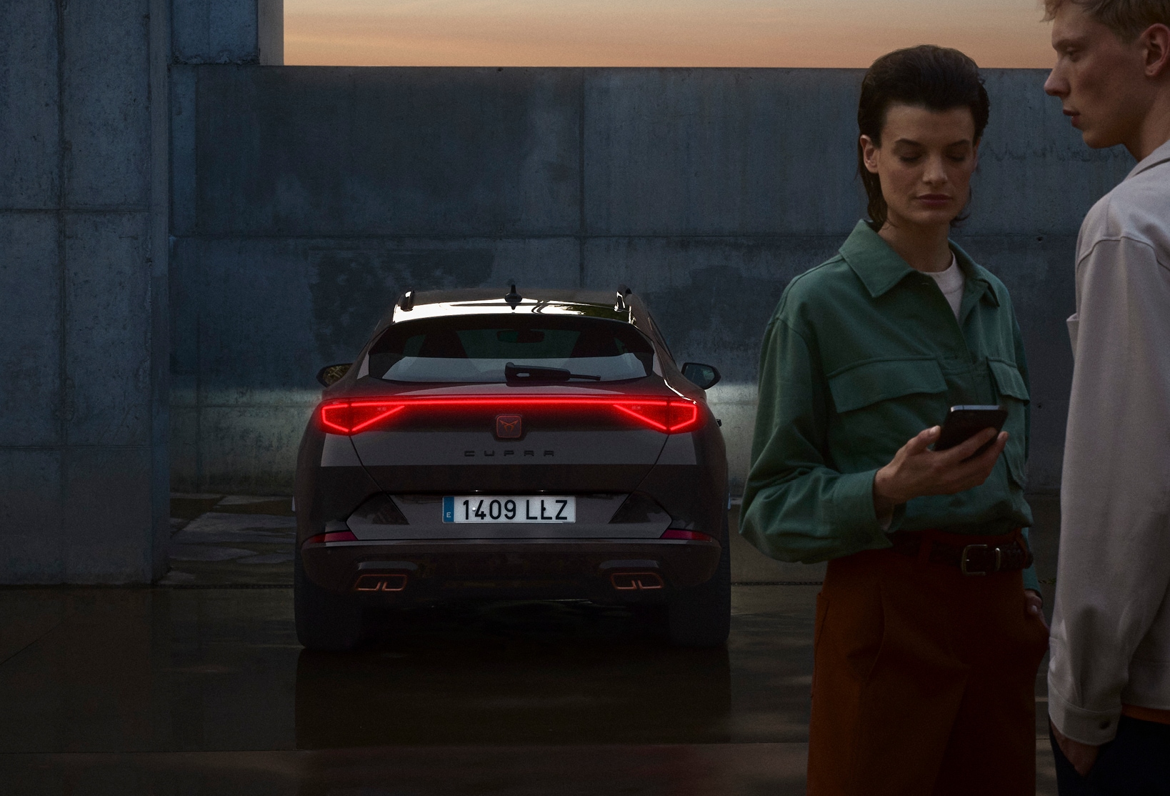 CUPRA Front view - lights