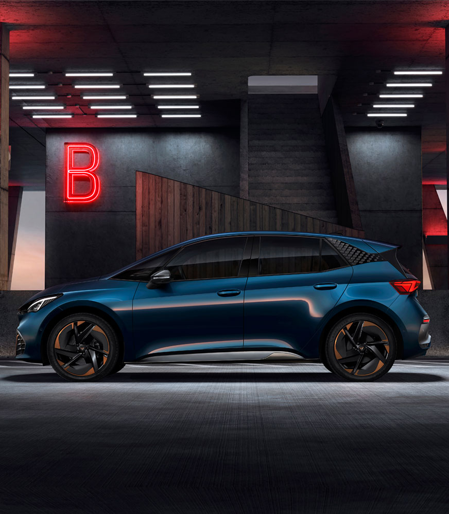 CUPRA%20Born%20in%20Lava%20Blue%20