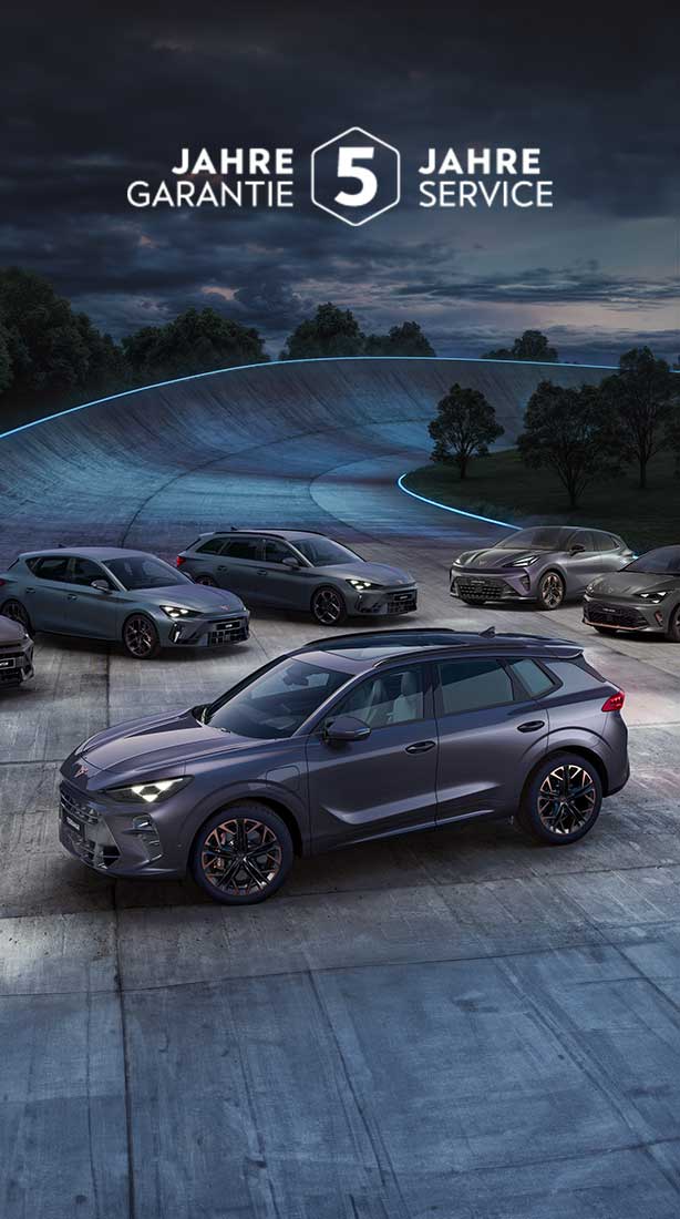Die CUPRA Range steht auf einer Rennbahn in Barcelona