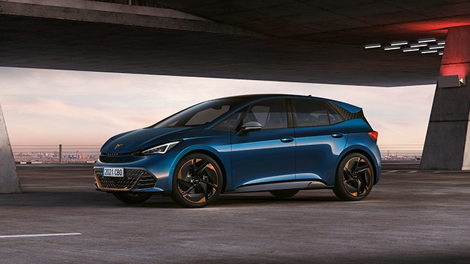 CUPRA Born 2024 in Aurora Blue – Offerte di auto elettriche