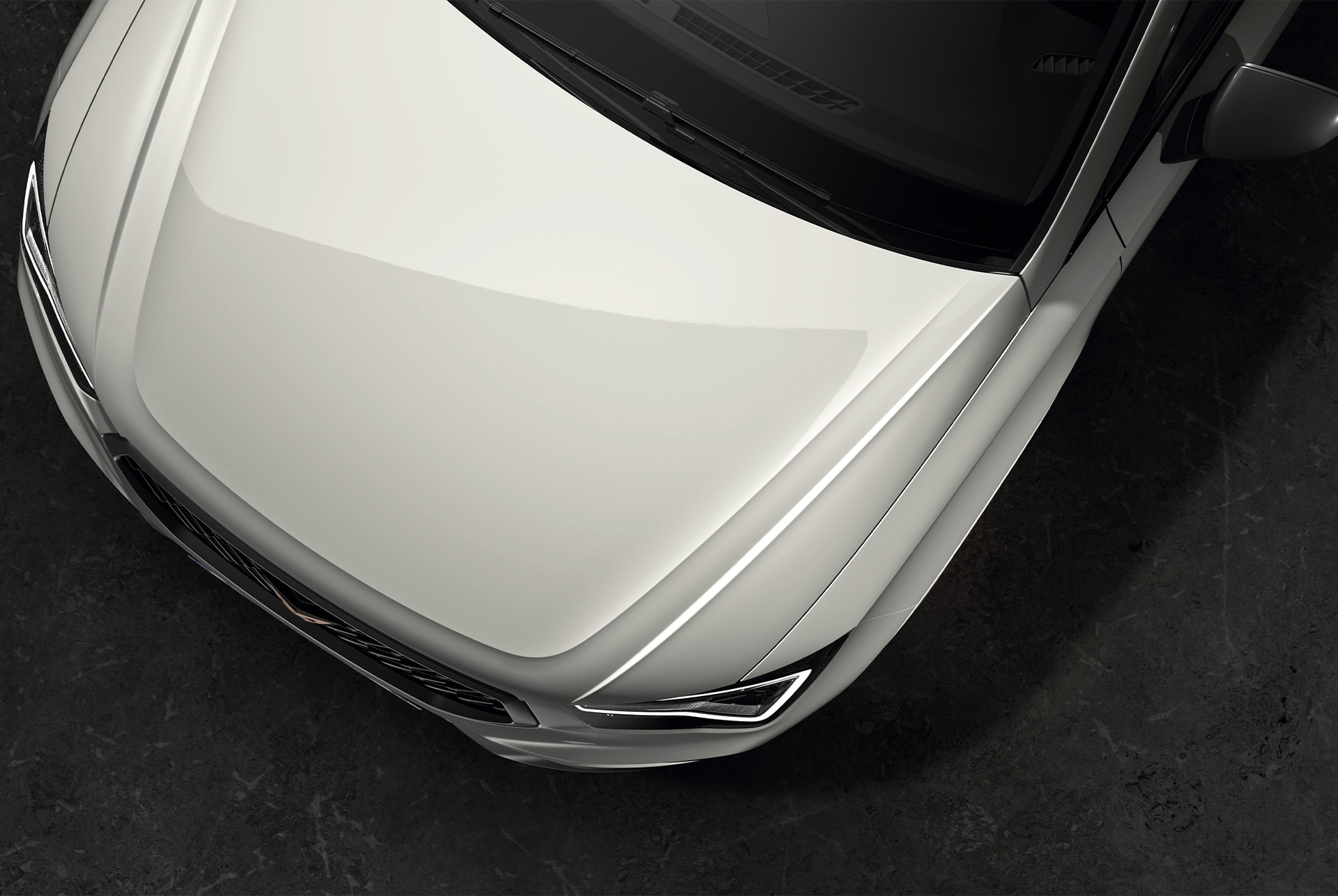 La vista dall’alto della CUPRA Ateca nella verniciatura Bila White mostra il suo elegante e impeccabile colore bianco degli esterni.