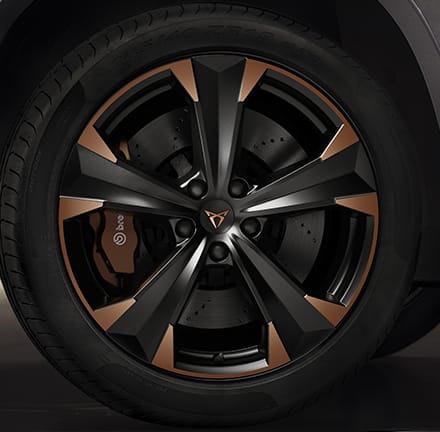 cupra-ateca-con-cerchi-in-lega-leggera-19-pollici-e-freni-brembo