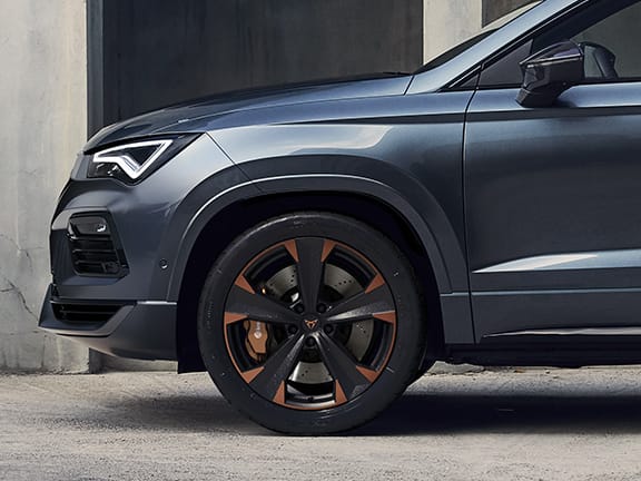 cupra-ateca-19-zoll-leichtmetallfelgen-und-brembo-bremsen