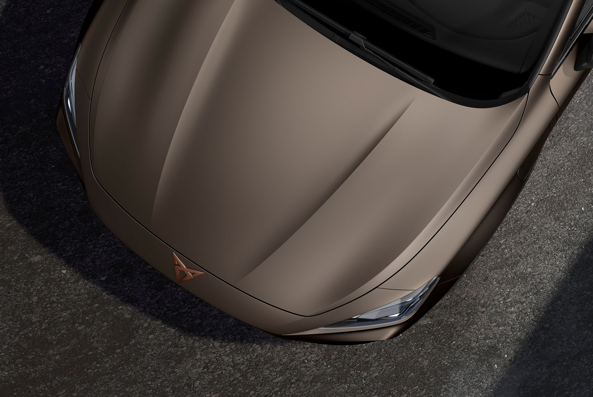 Draufsicht auf den neuen CUPRA Formentor CUV 2024 in Century Bronze Matt.