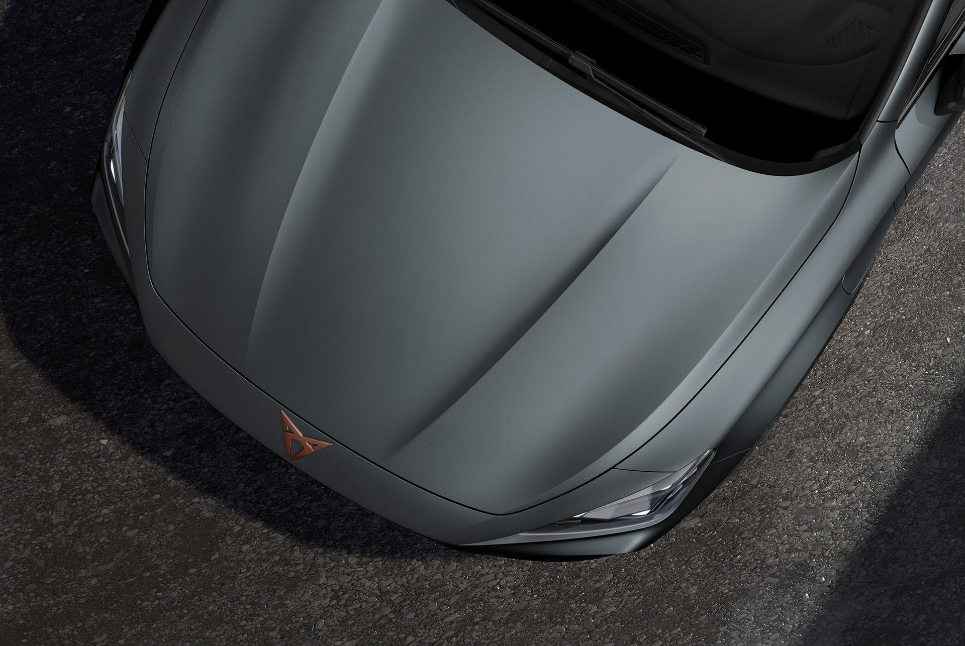 Draufsicht auf den neuen CUPRA Formentor CUV 2024 in Enceladus Grey.