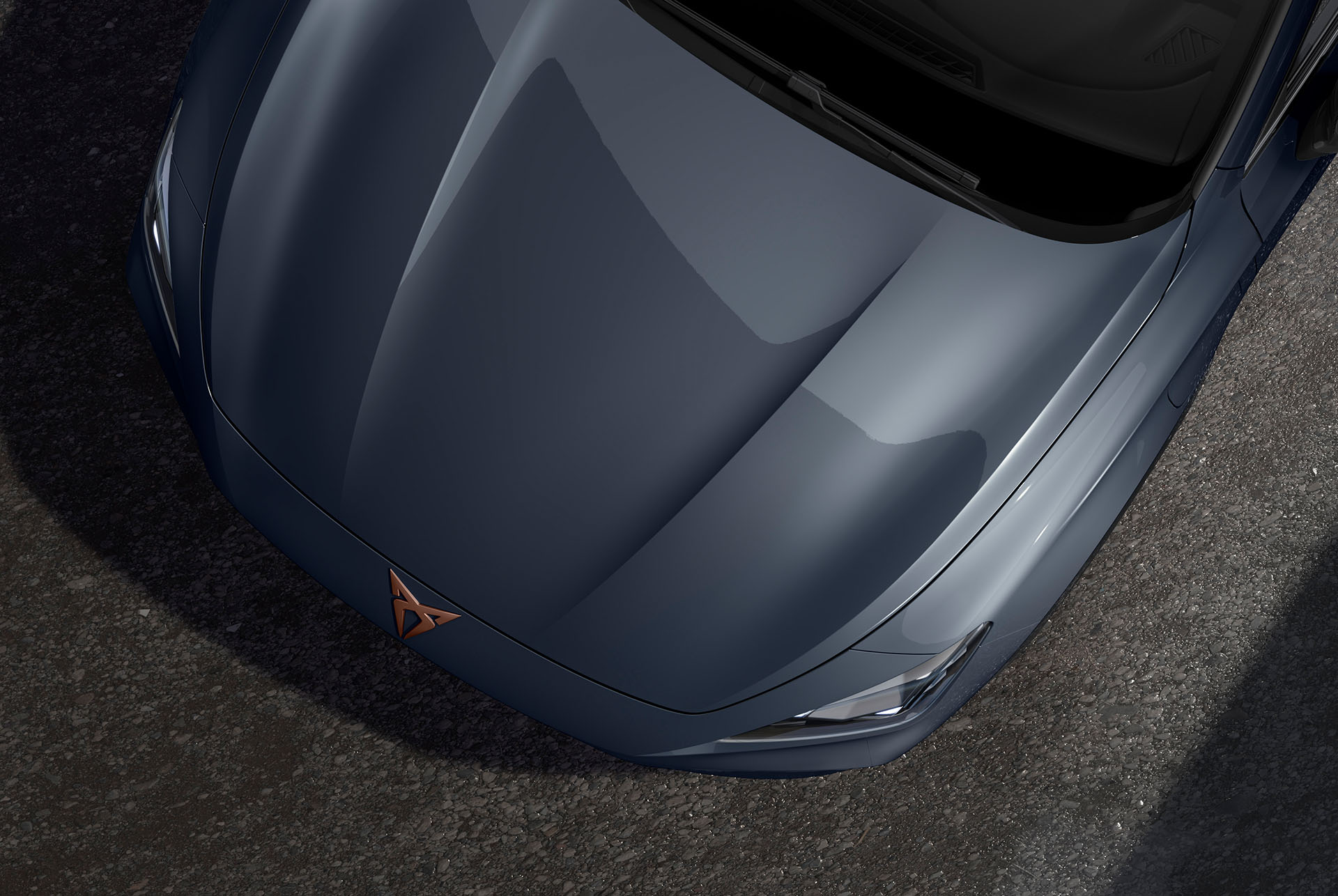 Draufsicht auf den neuen CUPRA Formentor CUV 2024 in Magnetic Grey.