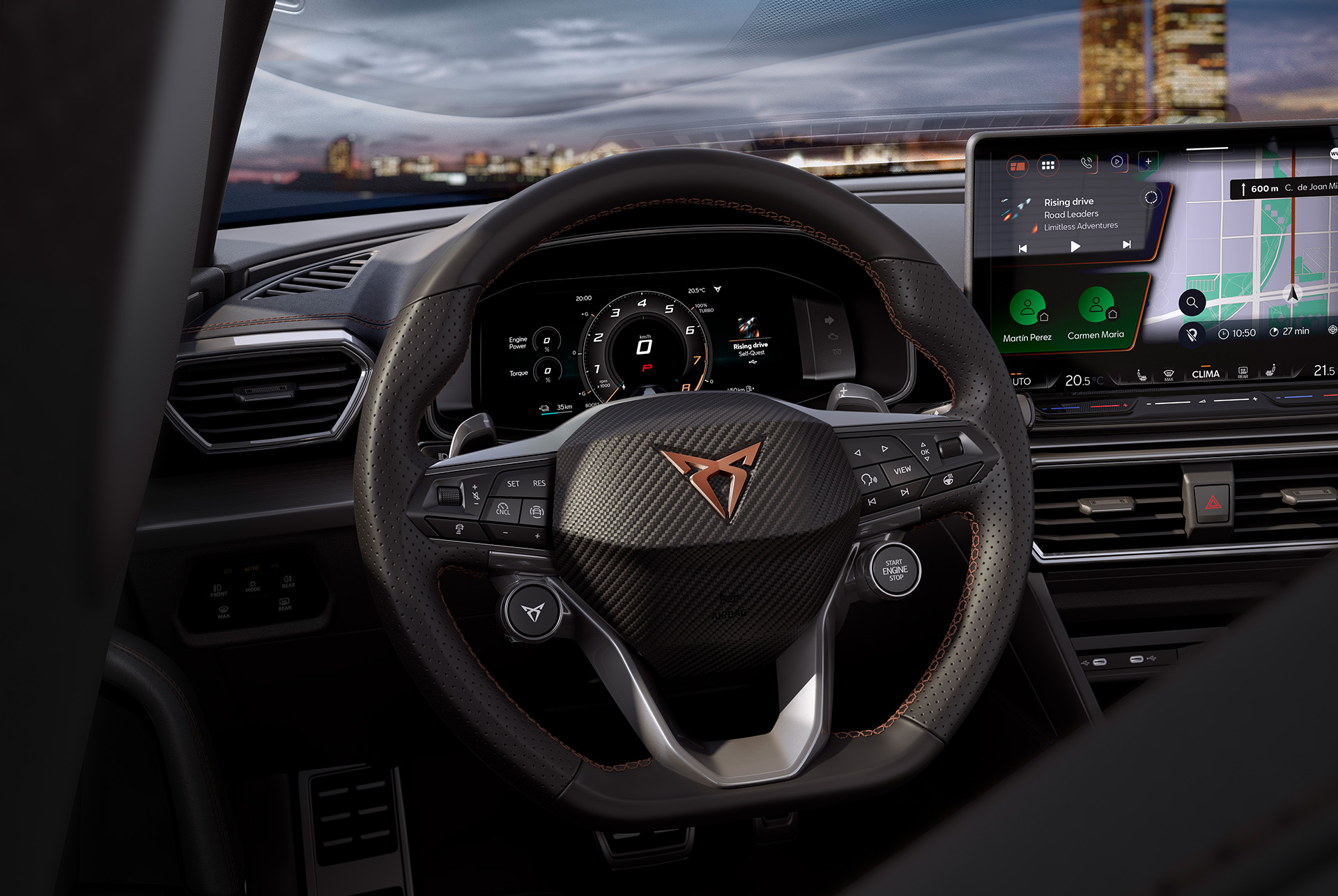 Intérieur de la nouvelle Cupra Leon Sportstourer 2024, volant, fentes d’aération, système d’info-divertissement