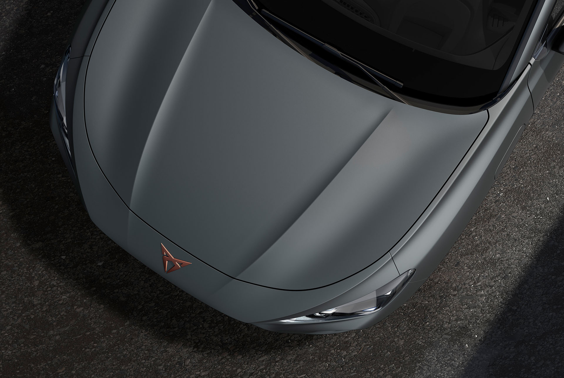 cupra terramar, america’s cup limited edition, enceladus grey matt colour, vue de haut en bas du capot avant et des phares.
