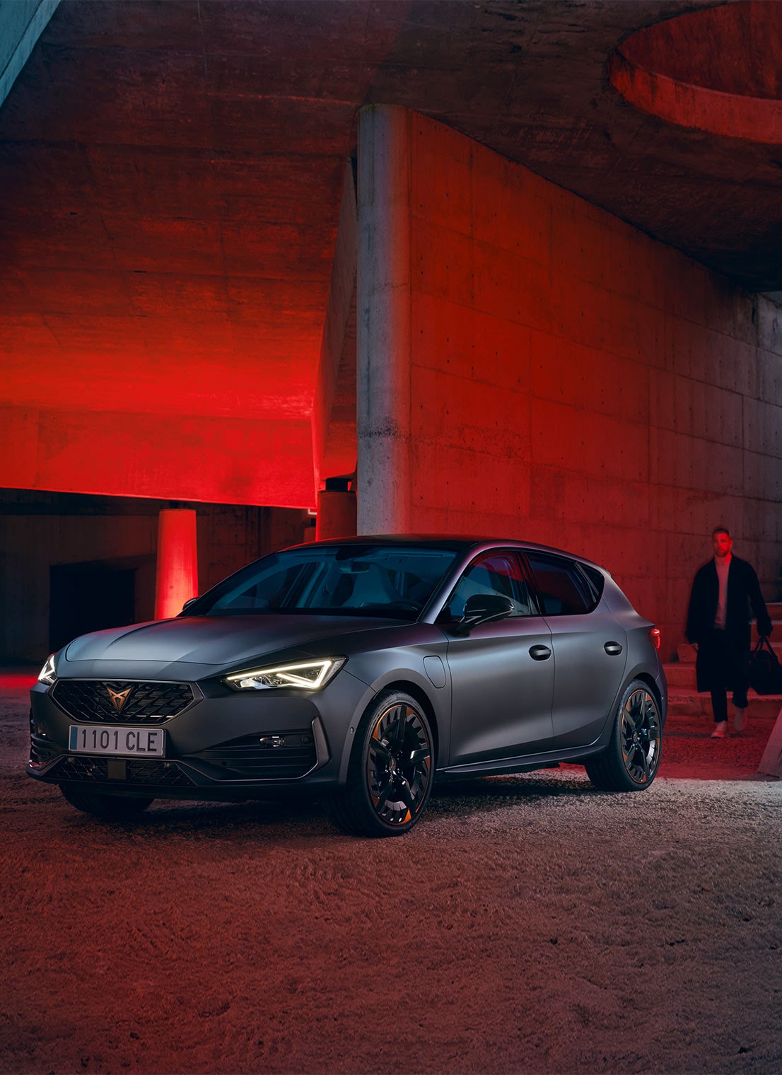 Couple%20using%20CUPRA%20CHARGER