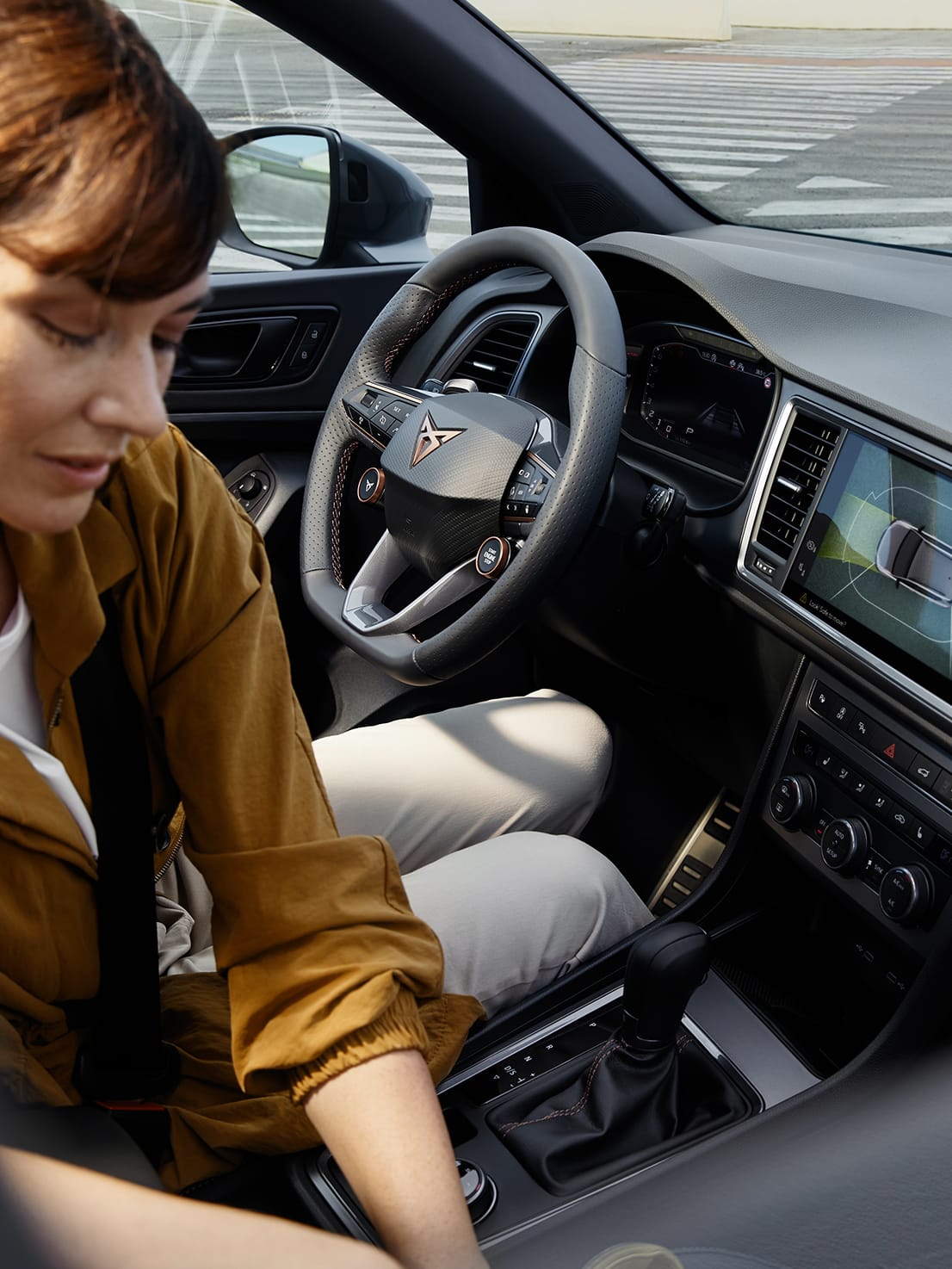 Frauen in einem CUPRA 
